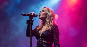 Bühnenpräsenz und visuelle Effekte (5/10)